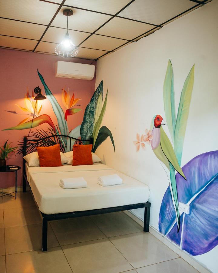 Hostal & Cafe Travelers سانتياغو المظهر الخارجي الصورة